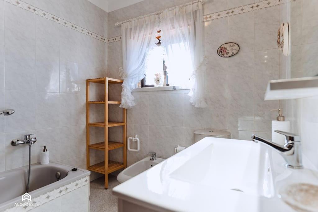 Casa Do Patio - 3 Bedrooms, Ponte Rol Торес Ведрас Екстериор снимка
