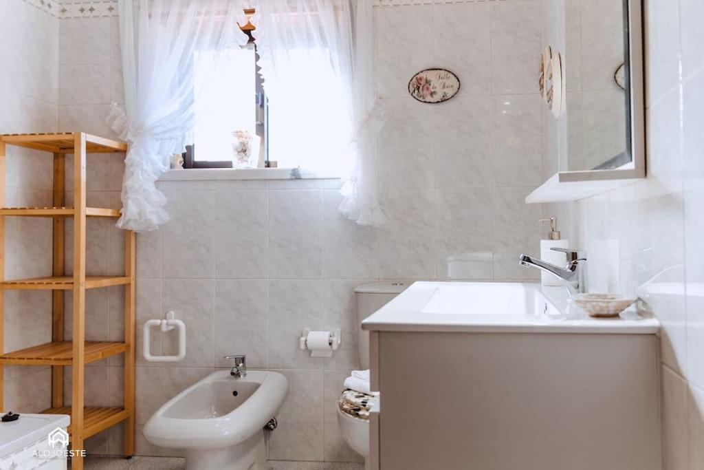 Casa Do Patio - 3 Bedrooms, Ponte Rol Торес Ведрас Екстериор снимка